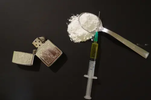 ▲安非他命屬於強力中樞神經興奮劑，嬰兒若長期吸入毒品煙霧，可能出現抽搐、心跳加快及血壓升高等症狀。（示意圖／翻攝自Pixabay）