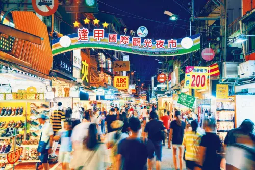農曆春節走春 中市府推新春山海屯遊程指南 ▲逢甲夜市過去盛況不再,在地台中人透露自己也已經三年沒去逛,大家都清楚在地房東租金漲得有多誇張。(圖/台中市旅遊網)