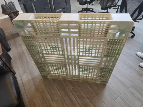 興隴科技攜手台新塑膠,研發將廢風機葉片製作成棧板,後續將研議申請綠色環保標章。(圖/興隴科技提供) ▲興隴科技攜手新台塑膠,研發將廢風機葉片製作成棧板,後續將研議申請綠色環保標章。(圖/興隴科技提供)