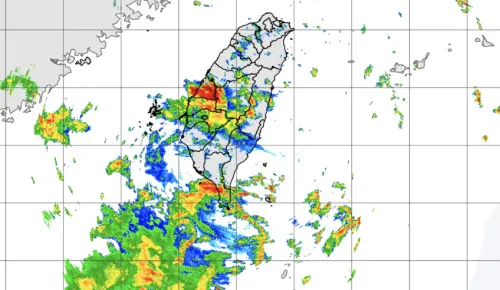 西南風、低壓帶影響,不斷有對流出現在南台灣上空導致降雨。(圖/中央氣象署cwa.gov.tw) ▲西南風、低壓帶影響,不斷有對流出現在南台灣上空導致降雨。(圖/中央氣象署cwa.gov.tw)