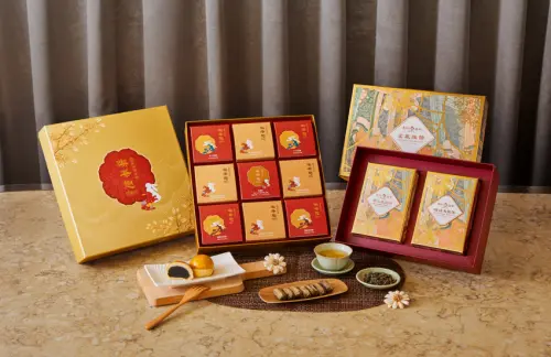 天仁茗茶 ▲喫茶趣從《月魄菱花鏡》擷取美好寓意,茗風雅韻則以天衣重六銖為靈感,將東方藝術化為典雅秋節的祝福。(圖/NOWNEWS攝)